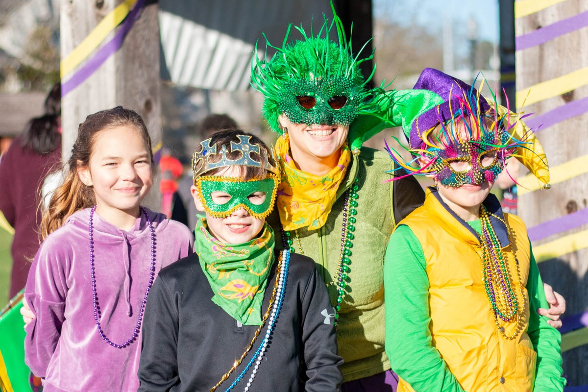MOMS Club of Birmingham holds annual Mardi Gras Parade